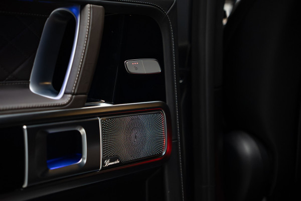 Mercedes-Benz G-Klasse 63 Navi Burmester Leer 360 Camera PTS Massage Schuif (kantel) dak Memory seats Stoelventilatie Stoelverwarming Climate voor en achter Distronic+ Trekhaak