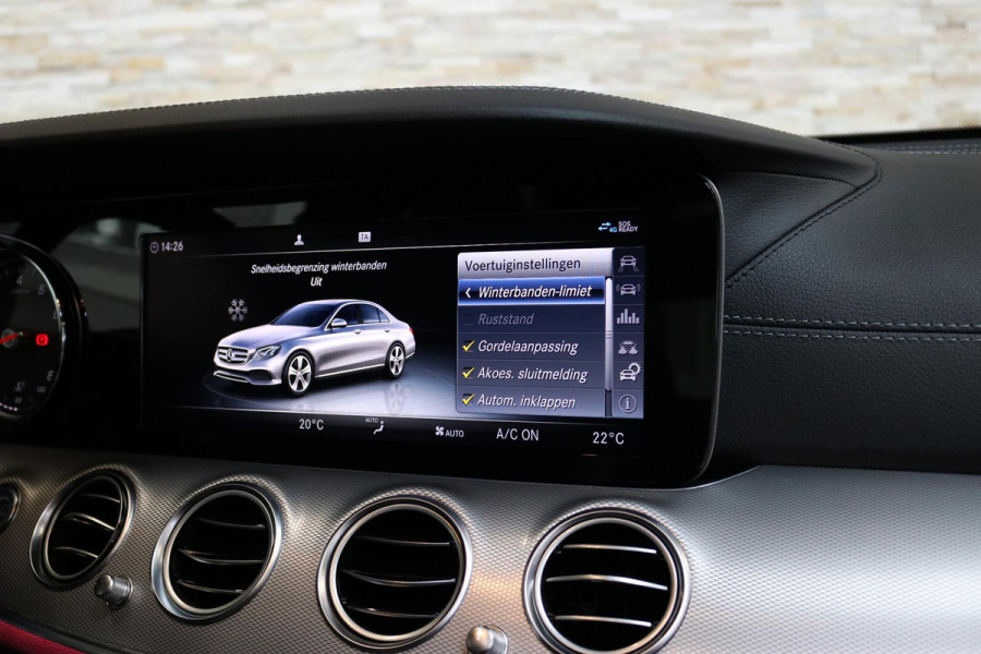 Mercedes-Benz E-Klasse 200 Business Solution AMG | PANO | SFEERVERLICHTING | LED | NL AUTO | NAP |