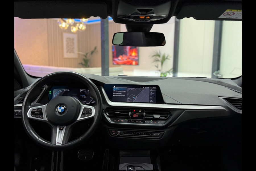 BMW 1-serie 118i High Exec M Sport Pano Led Acc Camera Navi Carplay Leder Stoel&stuurverw.