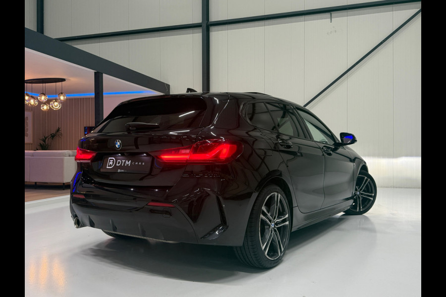 BMW 1-serie 118i High Exec M Sport Pano Led Acc Camera Navi Carplay Leder Stoel&stuurverw.
