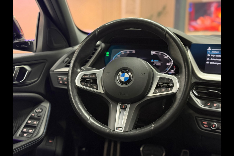 BMW 1-serie 118i High Exec M Sport Pano Led Acc Camera Navi Carplay Leder Stoel&stuurverw.