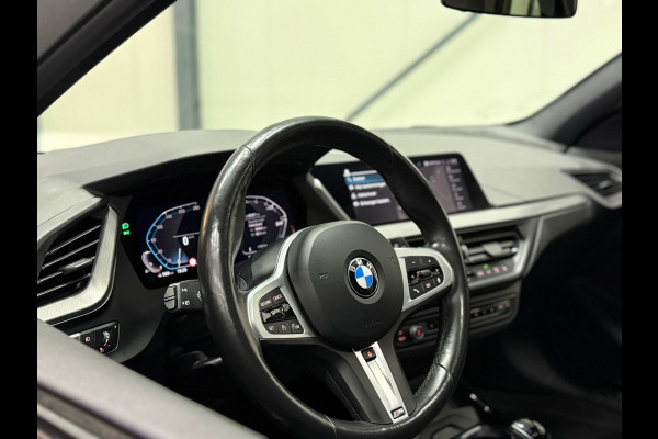 BMW 1-serie 118i High Exec M Sport Pano Led Acc Camera Navi Carplay Leder Stoel&stuurverw.