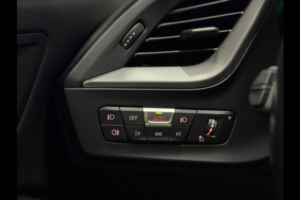 BMW 1-serie 118i High Exec M Sport Pano Led Acc Camera Navi Carplay Leder Stoel&stuurverw.