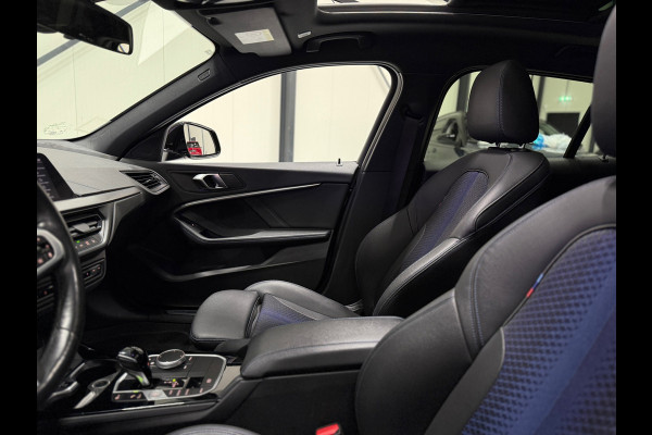BMW 1-serie 118i High Exec M Sport Pano Led Acc Camera Navi Carplay Leder Stoel&stuurverw.