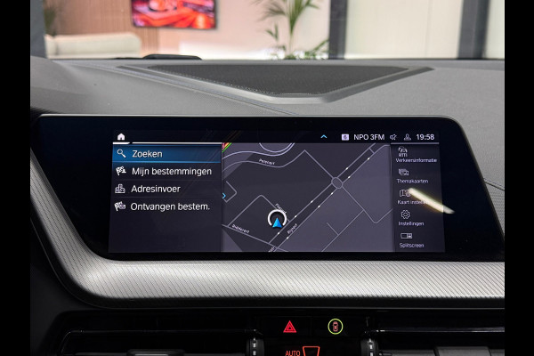 BMW 1-serie 118i High Exec M Sport Pano Led Acc Camera Navi Carplay Leder Stoel&stuurverw.