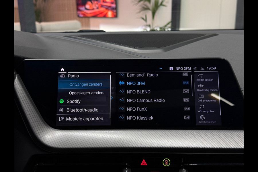 BMW 1-serie 118i High Exec M Sport Pano Led Acc Camera Navi Carplay Leder Stoel&stuurverw.