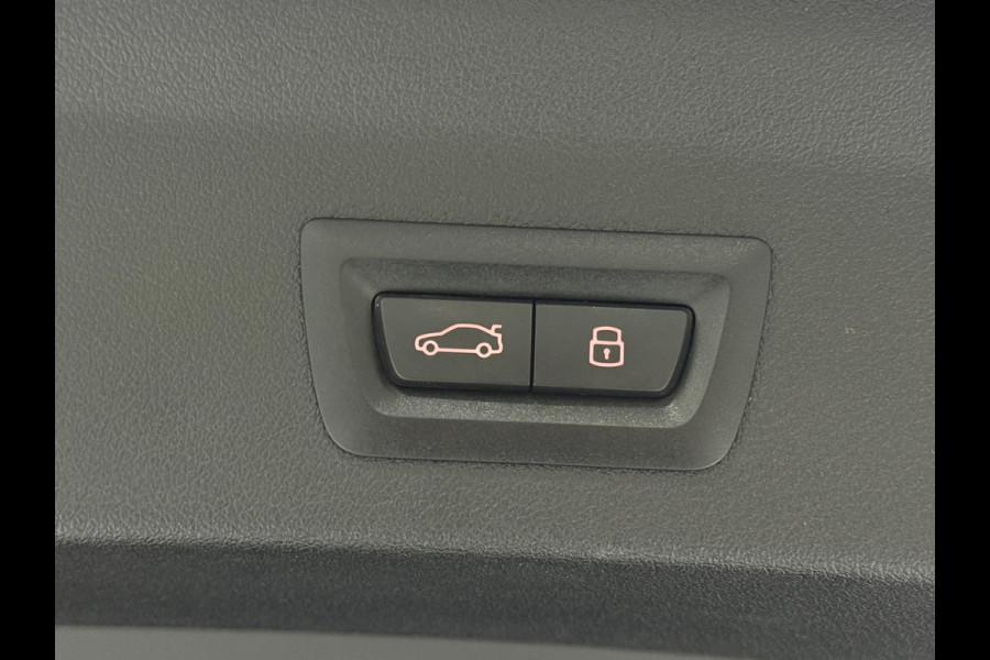 BMW 1-serie 118i High Exec M Sport Pano Led Acc Camera Navi Carplay Leder Stoel&stuurverw.