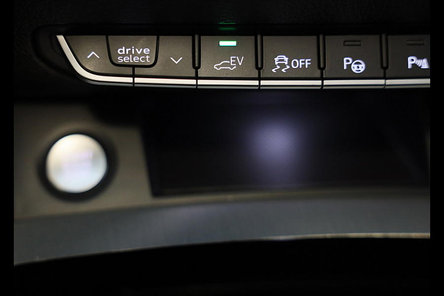 Audi Q5 55 TFSI e Quattro SQ5 Look / Massage / Acc / 360 Camera / Navi / Lane Assist / Virtual Cockpit / Open Pano / Led / 22 Inch