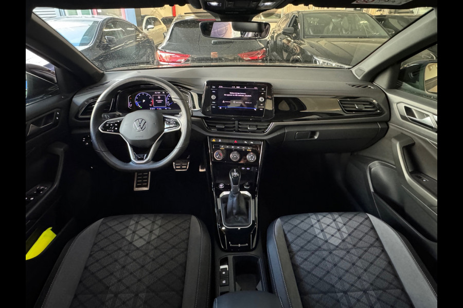Volkswagen T-Roc 1.5 TSI R-Line Keyless|Camera|IQ|ACC|CarPlay