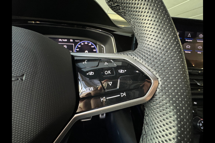 Volkswagen T-Roc 1.5 TSI R-Line Keyless|Camera|IQ|ACC|CarPlay
