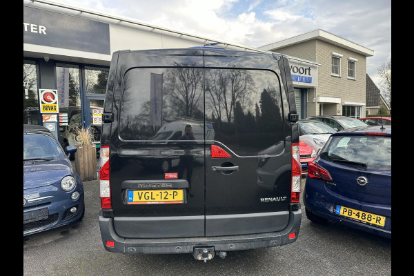 Renault Master T35 2.3 dCi 135 L1H1