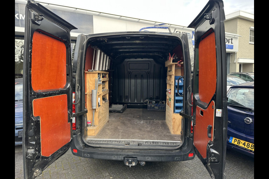 Renault Master T35 2.3 dCi 135 L1H1