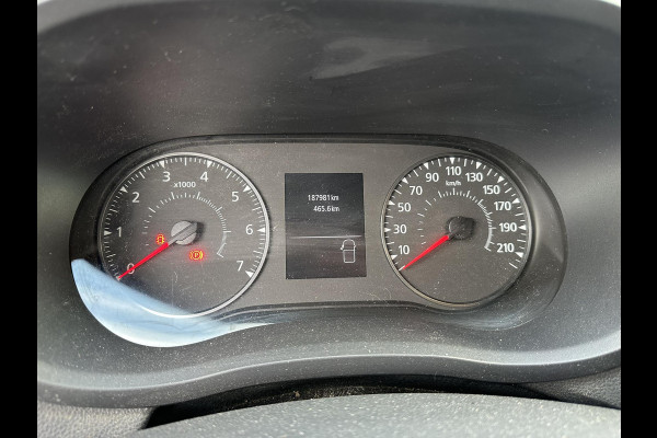 Renault Master T35 2.3 dCi 135 L1H1