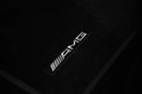 Mercedes-Benz G-Klasse 63 Navi Burmester Leer 360 Camera PTS Open dak Massage Distronic+ Memory seats Stoelventilatie Stoelverwarming Climate voor & achter Trekhaak