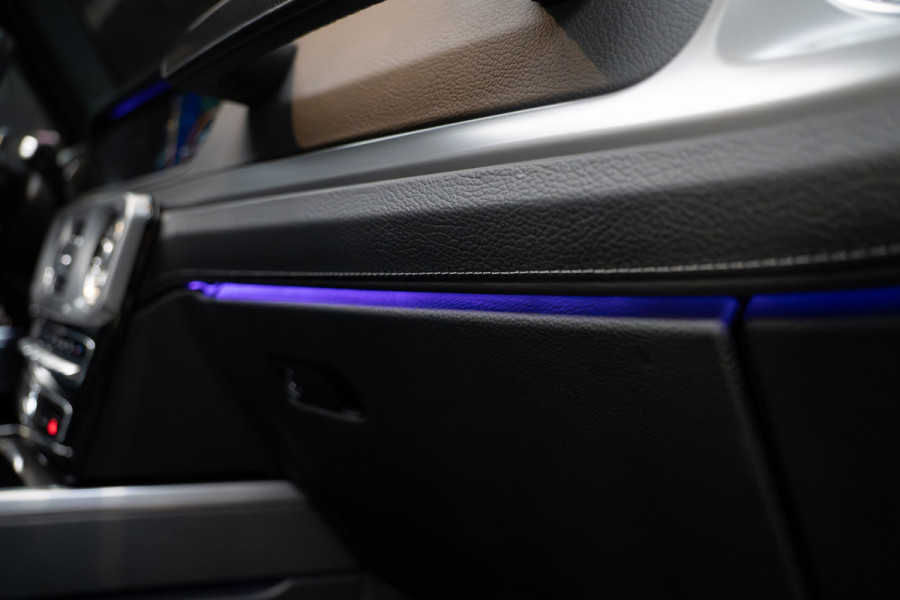 Mercedes-Benz G-Klasse 63 Navi Burmester Leer 360 Camera PTS Open dak Massage Distronic+ Memory seats Stoelventilatie Stoelverwarming Climate voor & achter Trekhaak