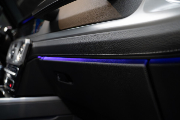 Mercedes-Benz G-Klasse 63 Navi Burmester Leer 360 Camera PTS Open dak Massage Distronic+ Memory seats Stoelventilatie Stoelverwarming Climate voor & achter Trekhaak