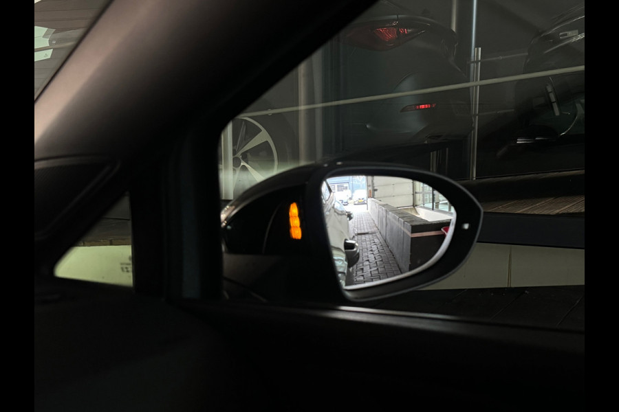 Volkswagen Golf 1.4 eHybrid GTE Pano|Sfeer|Mist|Camera|Dodehoek