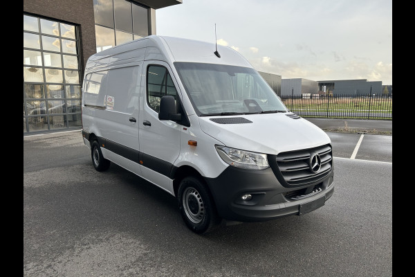 Mercedes-Benz Sprinter 317 CDI L2 H2 Pro Facelift / MBUX / Navigatie / Camera / Cruise control / Airco / 270 Graden achterdeuren