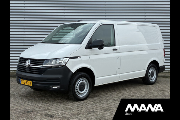 Volkswagen Transporter 2.0 TDI L1H1 Trekhaak Carplay Sensoren Voorruitverwarming Airco