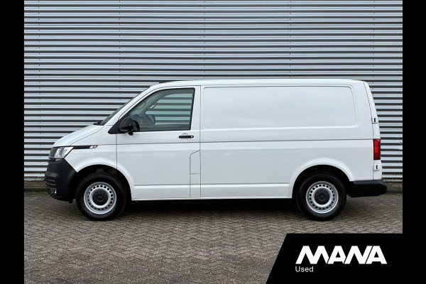 Volkswagen Transporter 2.0 TDI L1H1 Trekhaak Carplay Sensoren Voorruitverwarming Airco