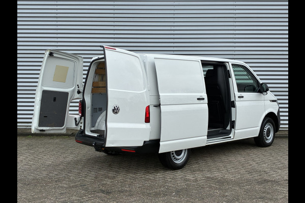 Volkswagen Transporter 2.0 TDI L1H1 Trekhaak Carplay Sensoren Voorruitverwarming Airco