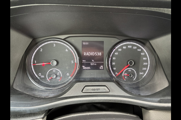 Volkswagen Transporter 2.0 TDI L1H1 Trekhaak Carplay Sensoren Voorruitverwarming Airco