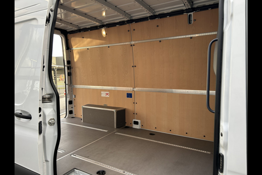Mercedes-Benz Sprinter 317 CDI L2 H2 Pro Facelift / MBUX / Navigatie / Camera / Geveerde stoel / Cruise control / Airco / 270 Graden achterdeuren