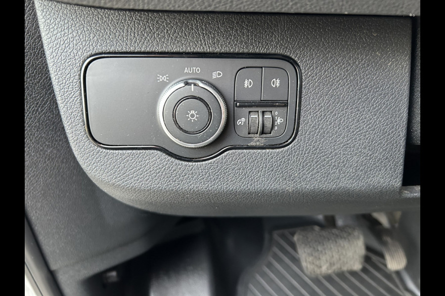 Mercedes-Benz Sprinter 317 CDI L2 H2 Pro Facelift / MBUX / Navigatie / Camera / Geveerde stoel / Cruise control / Airco / 270 Graden achterdeuren