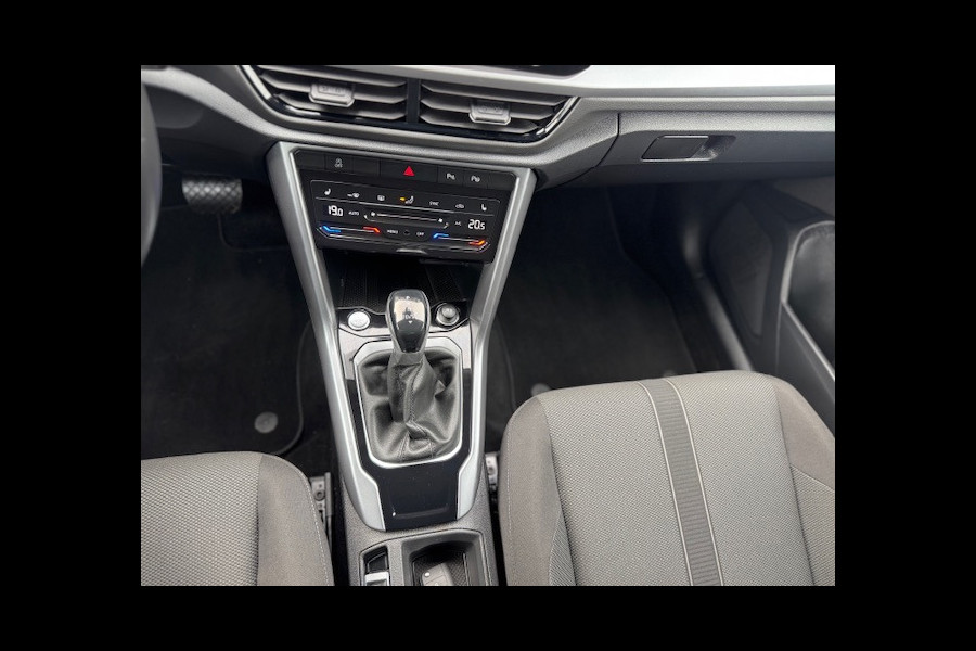 Volkswagen T-Roc 1.5 TSI Automaat,Virtueel,Navigatie-Camera-Carplay,Cruisecontrol,stoelverwarming