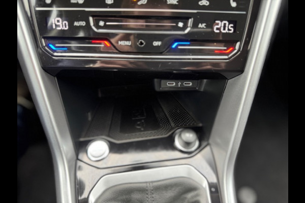 Volkswagen T-Roc 1.5 TSI Automaat,Virtueel,Navigatie-Camera-Carplay,Cruisecontrol,stoelverwarming