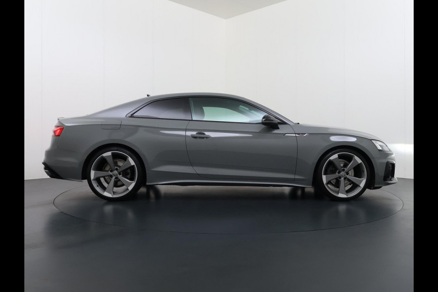 Audi A5 Coupé 40 TFSI S edition VAN € 31.900,- VOOR € 28.440,- UW LENTEVOORDEEL € 3.460,-! | S LINE IN- EN EXTERIEUR | TOPSTAAT! | 20 INCH| LEER| CAMERA| STOELVERWARMING| MATRIX LED| QUANTUM GRIJS