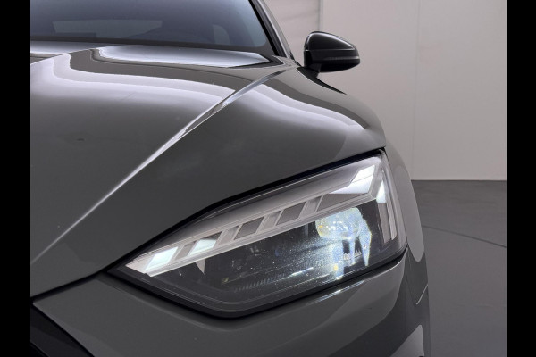 Audi A5 Coupé 40 TFSI S edition VAN € 31.900,- VOOR € 28.440,- UW LENTEVOORDEEL € 3.460,-! | S LINE IN- EN EXTERIEUR | TOPSTAAT! | 20 INCH| LEER| CAMERA| STOELVERWARMING| MATRIX LED| QUANTUM GRIJS
