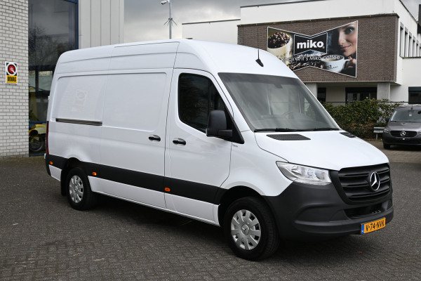 Mercedes-Benz Sprinter 317 CDI L2H2 3500 kg trekhaak, MBUX met camera, Etc.