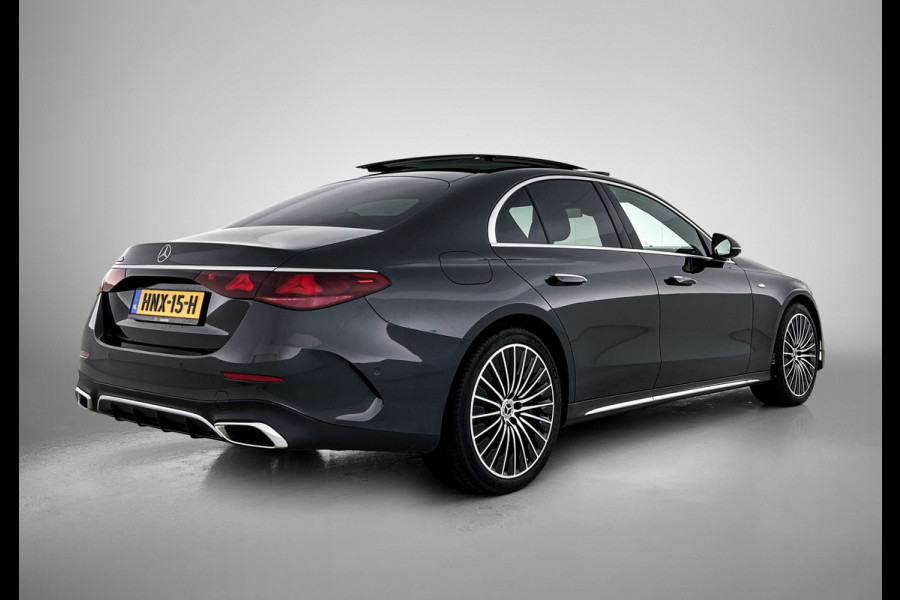 Mercedes-Benz E-Klasse 300 e Sport Edition AMG Line | Panorama Schuif-Kanteldak | Distronic | Lederen bekleding | Alarm | Parkeerpakket met 360°-camera | 20 Inch AMG Velgen. Inclusief 24 maanden MB Certified garantie voor Europa.