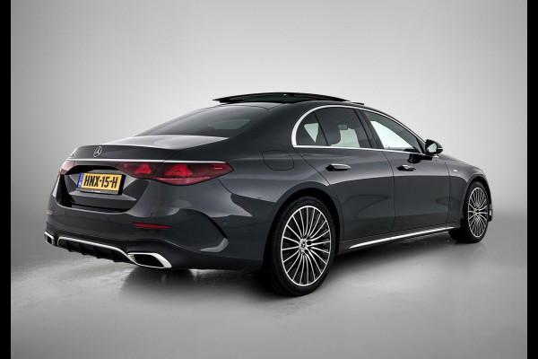 Mercedes-Benz E-Klasse 300 e Sport Edition AMG Line | Panorama Schuif-Kanteldak | Distronic | Lederen bekleding | Alarm | Parkeerpakket met 360°-camera | 20 Inch AMG Velgen. Inclusief 24 maanden MB Certified garantie voor Europa.