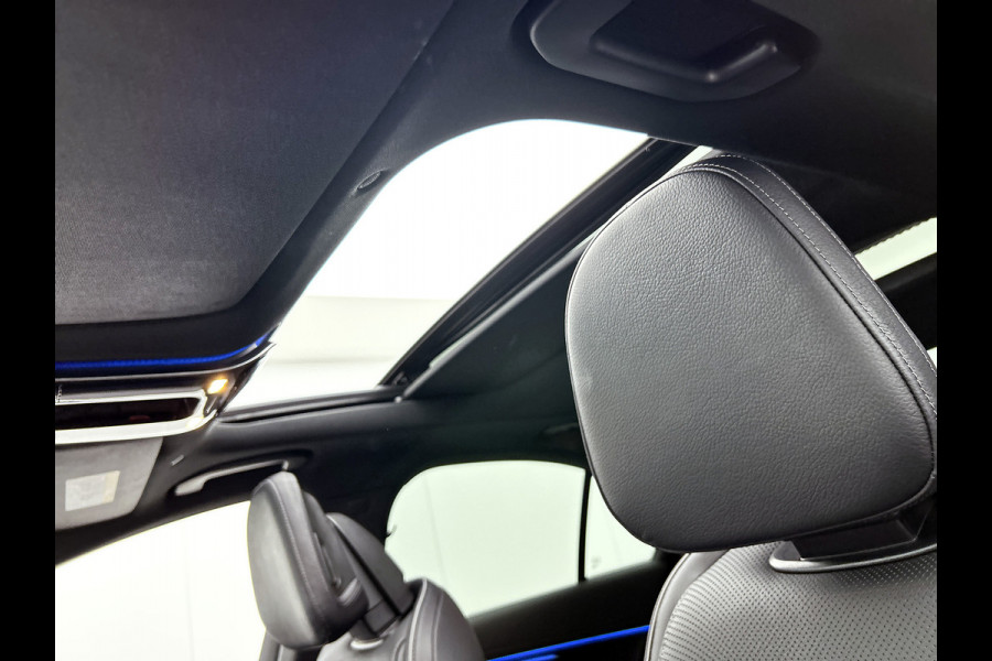 Mercedes-Benz E-Klasse 300 e Sport Edition AMG Line | Panorama Schuif-Kanteldak | Distronic | Lederen bekleding | Alarm | Parkeerpakket met 360°-camera | 20 Inch AMG Velgen. Inclusief 24 maanden MB Certified garantie voor Europa.