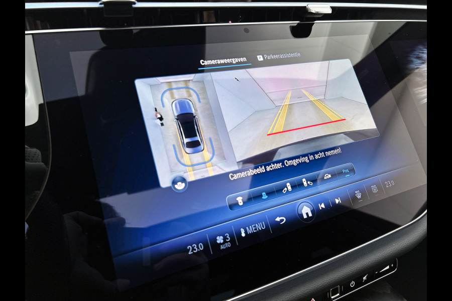 Mercedes-Benz E-Klasse 300 e Sport Edition AMG Line | Panorama Schuif-Kanteldak | Distronic | Lederen bekleding | Alarm | Parkeerpakket met 360°-camera | 20 Inch AMG Velgen. Inclusief 24 maanden MB Certified garantie voor Europa.