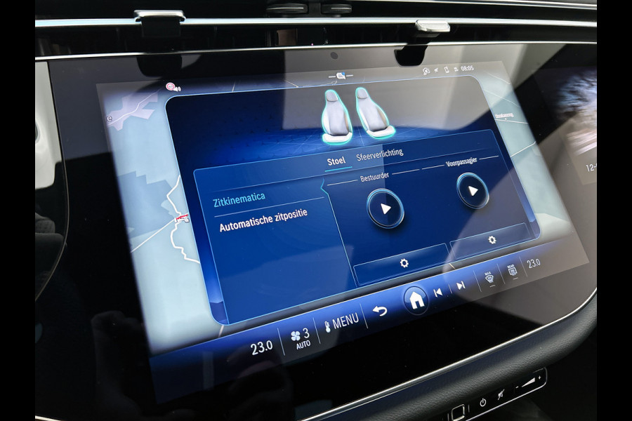 Mercedes-Benz E-Klasse 300 e Sport Edition AMG Line | Panorama Schuif-Kanteldak | Distronic | Lederen bekleding | Alarm | Parkeerpakket met 360°-camera | 20 Inch AMG Velgen. Inclusief 24 maanden MB Certified garantie voor Europa.