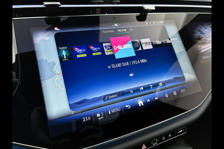 Mercedes-Benz E-Klasse 300 e Sport Edition AMG Line | Panorama Schuif-Kanteldak | Distronic | Lederen bekleding | Alarm | Parkeerpakket met 360°-camera | 20 Inch AMG Velgen. Inclusief 24 maanden MB Certified garantie voor Europa.