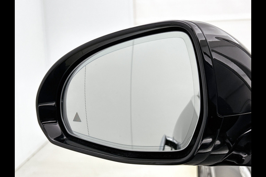 Mercedes-Benz E-Klasse 300 e Sport Edition AMG Line | Panorama Schuif-Kanteldak | Distronic | Lederen bekleding | Alarm | Parkeerpakket met 360°-camera | 20 Inch AMG Velgen. Inclusief 24 maanden MB Certified garantie voor Europa.