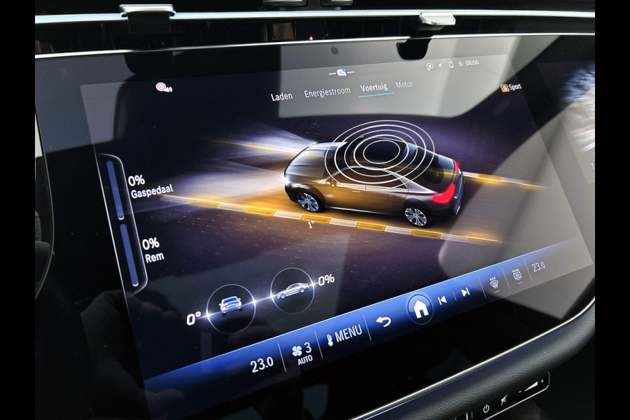 Mercedes-Benz E-Klasse 300 e Sport Edition AMG Line | Panorama Schuif-Kanteldak | Distronic | Lederen bekleding | Alarm | Parkeerpakket met 360°-camera | 20 Inch AMG Velgen. Inclusief 24 maanden MB Certified garantie voor Europa.