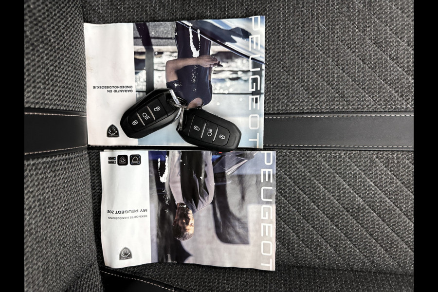 Peugeot e-208 EV Style 50 kWh [ 3-Fase-11kW] {SOH-96%} (INCL-BTW) Aut. *LEATHER-FABRIC | FULL-LED | SPORT-SEATS | KEYLESS | PRIVACY-GLASS | DAB+ | NAVI-FULLMAP | ECC | PDC | CRUISE | 16''ALU*