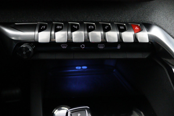 Peugeot 3008 *CARPLAY*CAMERA*ECC*HAAK*NAVI*ELEK.KLEP*1/2LEDER*