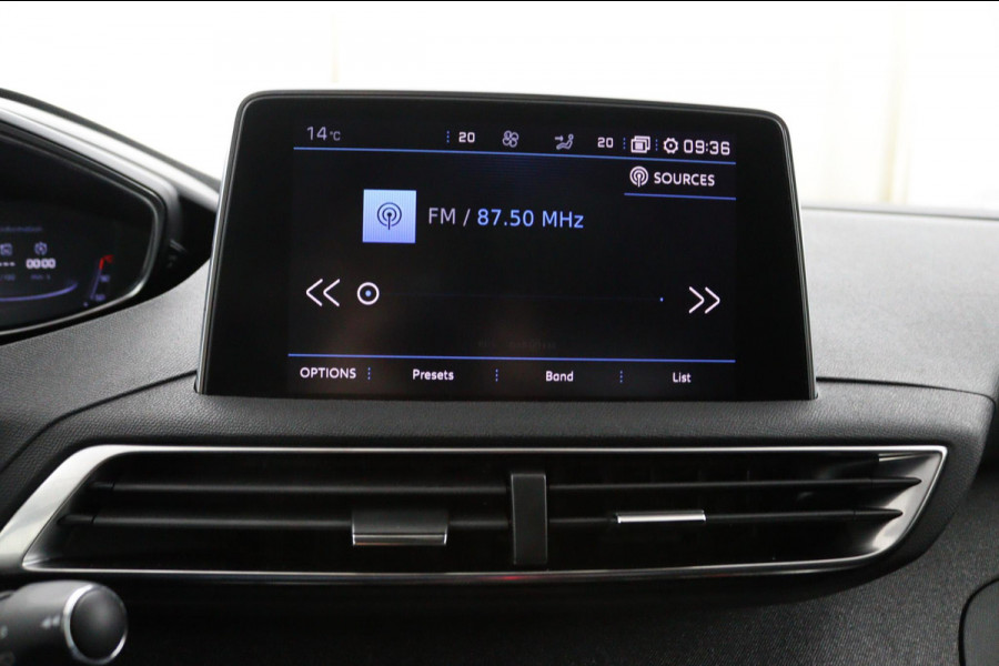 Peugeot 3008 *CARPLAY*CAMERA*ECC*HAAK*NAVI*ELEK.KLEP*1/2LEDER*