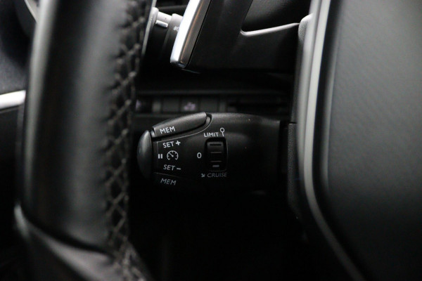 Peugeot 3008 *CARPLAY*CAMERA*ECC*HAAK*NAVI*ELEK.KLEP*1/2LEDER*