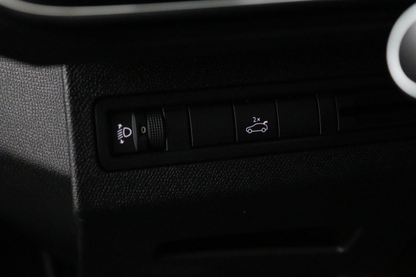 Peugeot 3008 *CARPLAY*CAMERA*ECC*HAAK*NAVI*ELEK.KLEP*1/2LEDER*