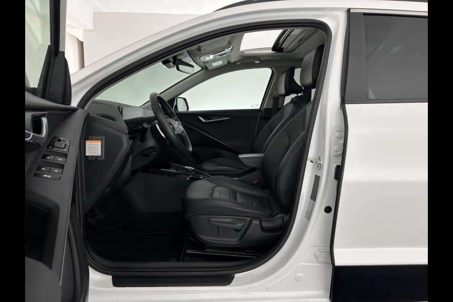 Kia Niro 1.6 GDi Hybrid Dynamic Plus Line (INCL-BTW) Aut. *PANO | HEAD-UP | LEATHER | DIGI-COCKPIT | NAVI-FULLMAP | DAB | ADAPTIVE-CRUISE | CAMERA | HEATED-COMFORTSEATS | KEYLESS | PRIVACYGLASS | SHIFTPADDLES | CARPLAY | TOWBAR | 16"