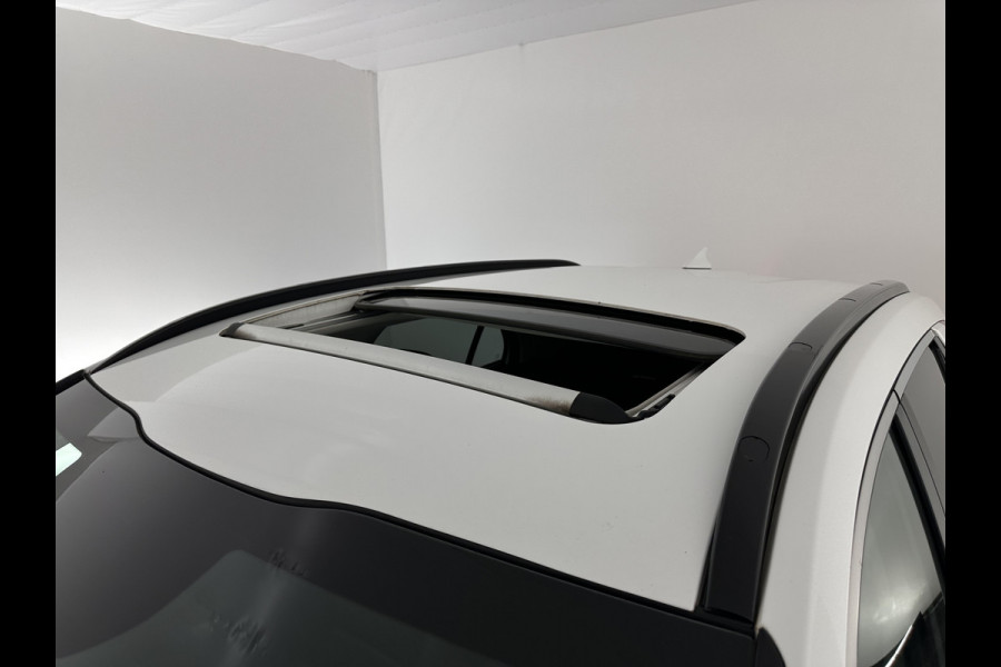 Kia Niro 1.6 GDi Hybrid Dynamic Plus Line (INCL-BTW) Aut. *PANO | HEAD-UP | LEATHER | DIGI-COCKPIT | NAVI-FULLMAP | DAB | ADAPTIVE-CRUISE | CAMERA | HEATED-COMFORTSEATS | KEYLESS | PRIVACYGLASS | SHIFTPADDLES | CARPLAY | TOWBAR | 16"