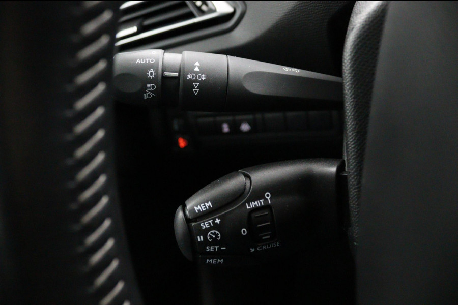 Peugeot 308 SW CARPLAY*130PK*PANO*NAVI*CAMERA*HAAK*CRUISE*ECC*