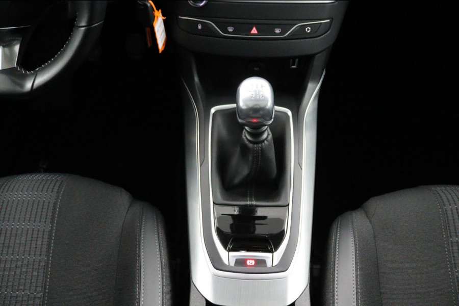 Peugeot 308 SW CARPLAY*130PK*PANO*NAVI*CAMERA*HAAK*CRUISE*ECC*